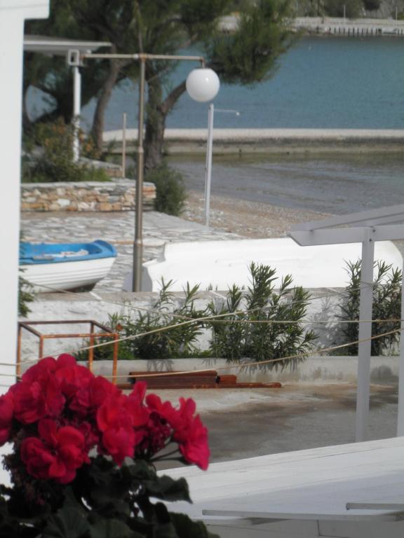 Pension Moschoula Platis Gialos  Rom bilde