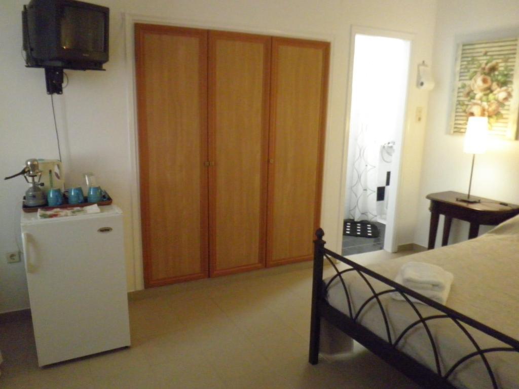 Pension Moschoula Platis Gialos  Rom bilde